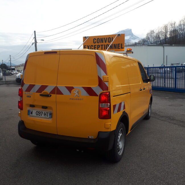 berlingo jaune convoi exceptionnel