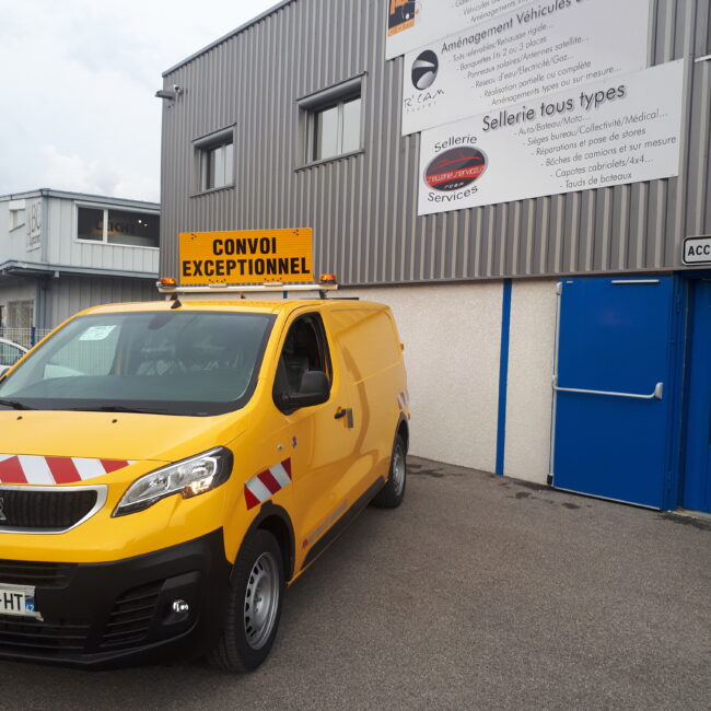 berlingo jaune convoi exceptionnel