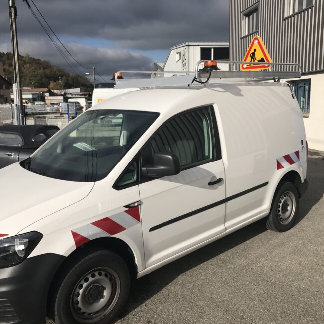 voiture blanche travaux